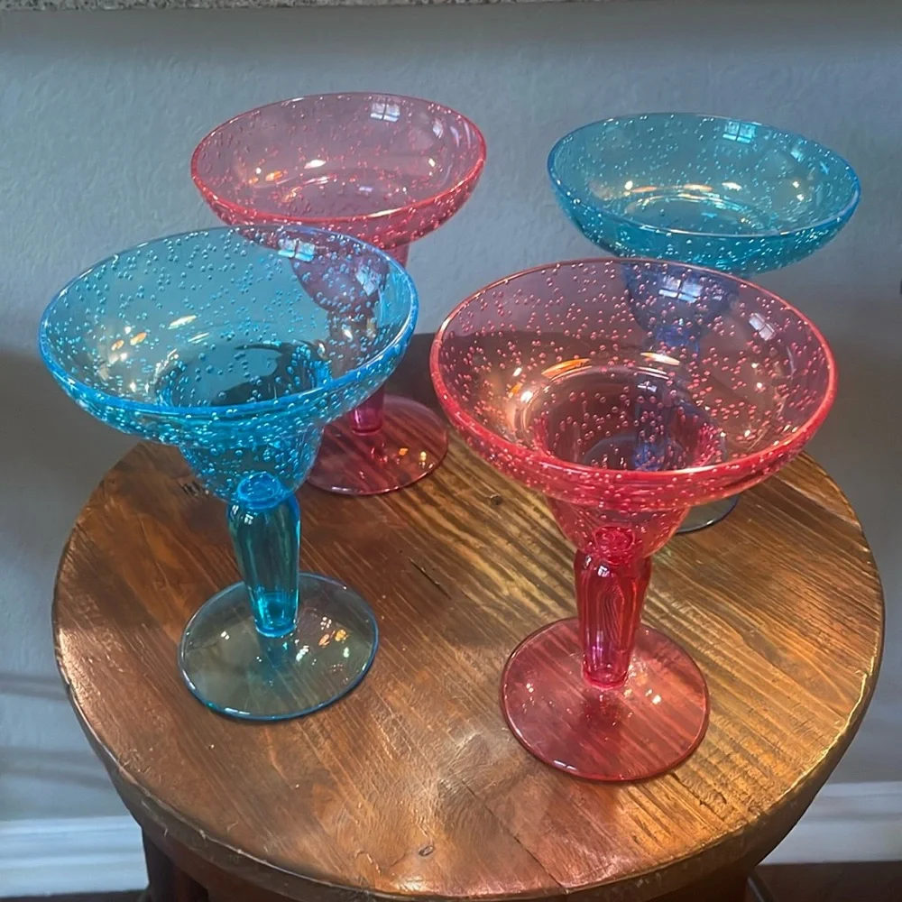 Margarita Glasses 4 pc Set Hard Plastic Pink Blue Bubbles Poolside Cabana NEW